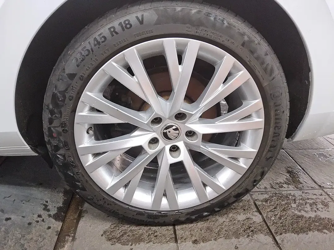 Skoda Superb - Thumbnail 10