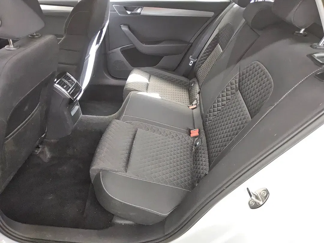 Skoda Superb - Thumbnail 12