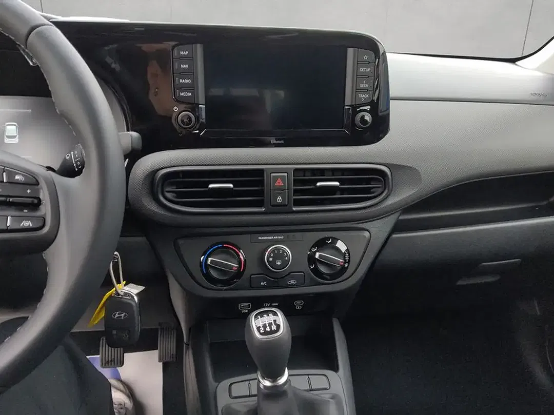 Hyundai i10 - Thumbnail 13