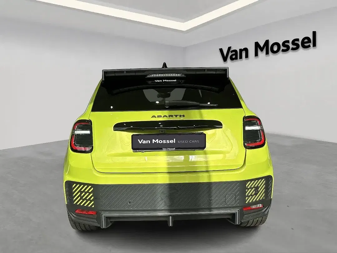 Abarth 600e - Thumbnail 3