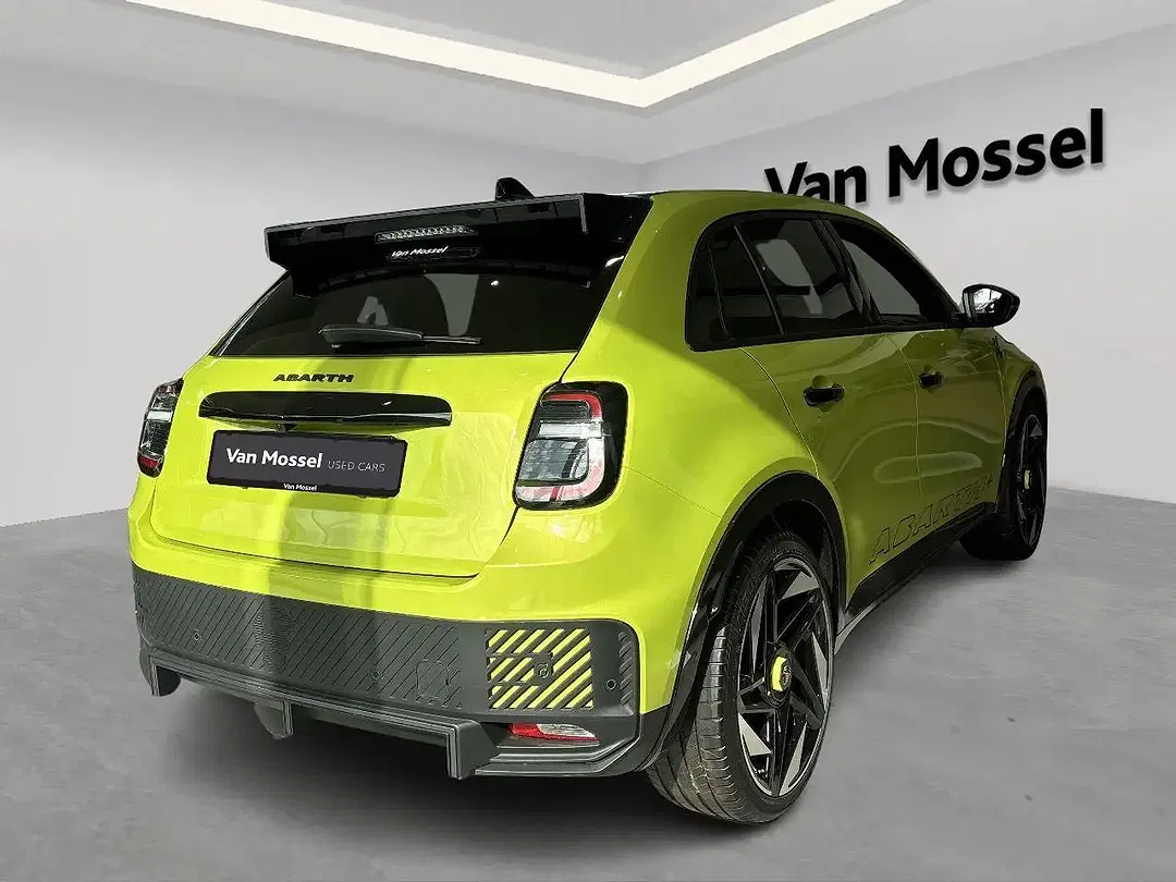 Abarth 600e - Thumbnail 4
