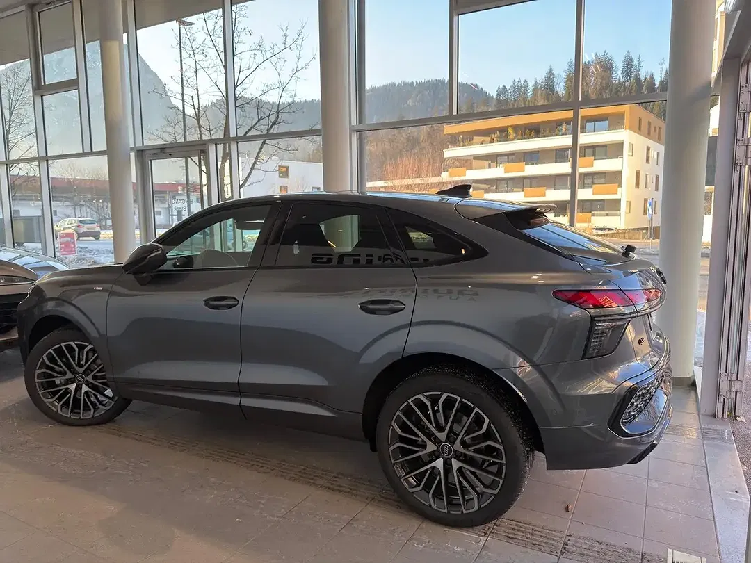 Audi Q3 - Thumbnail 4
