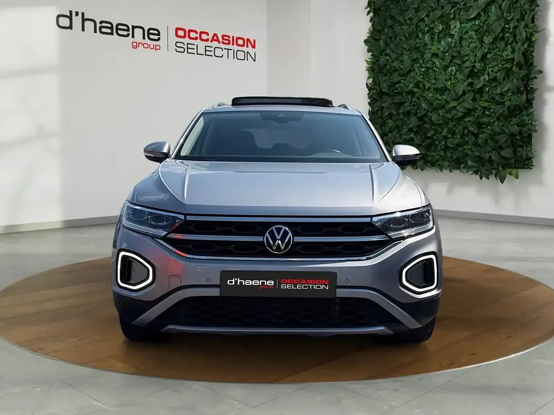 Volkswagen T-Roc - Thumbnail 2