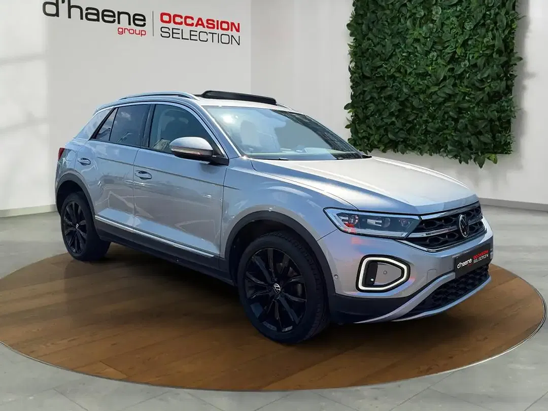 Volkswagen T-Roc - Thumbnail 3
