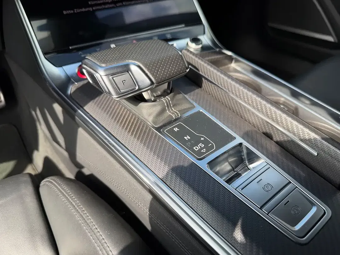 Audi RS6 - Thumbnail 25