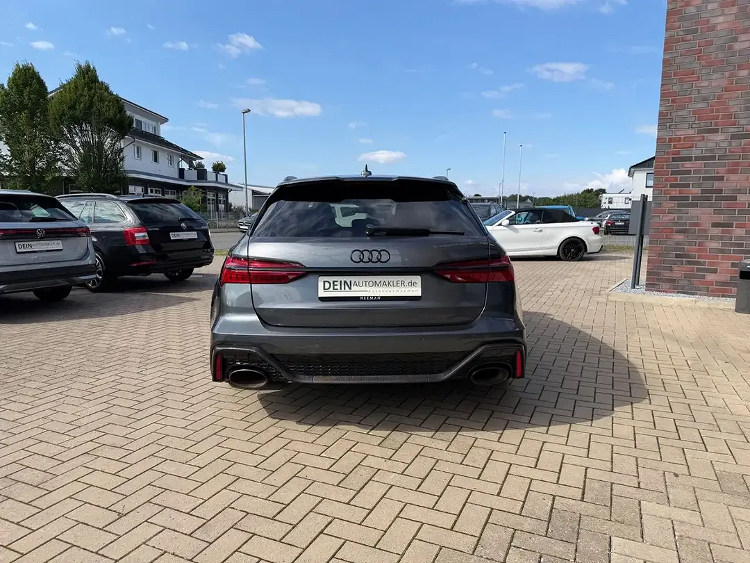 Audi RS6 - Thumbnail 4