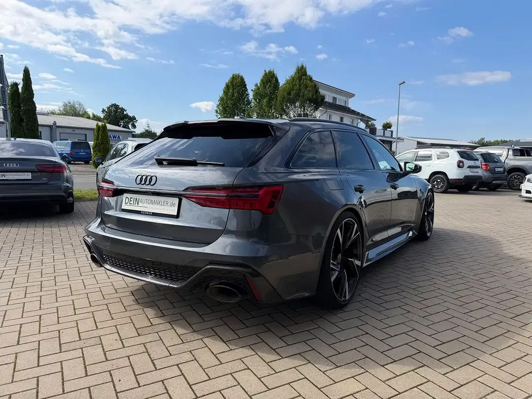 Audi RS6 - Thumbnail 5