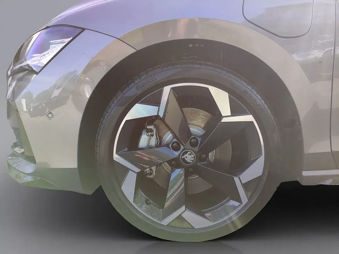 Skoda Superb - Thumbnail 5