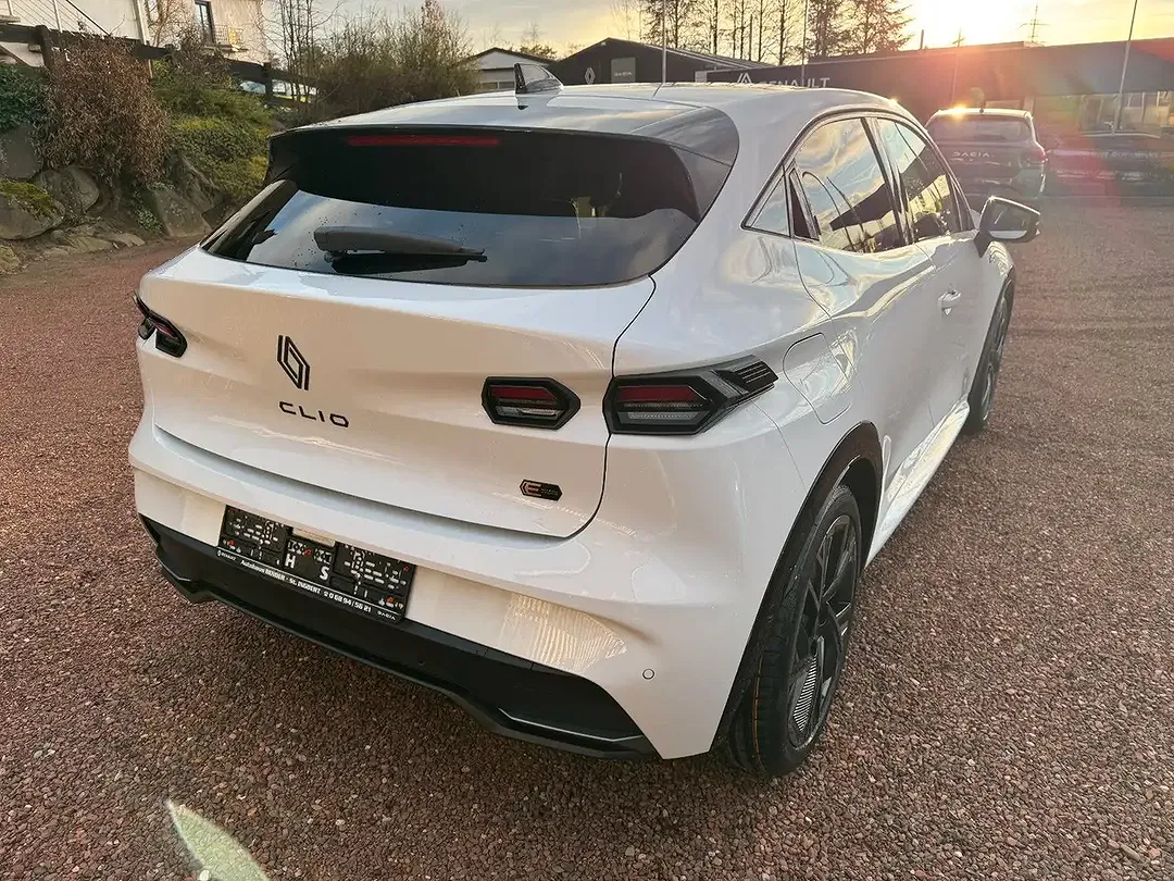 Renault Clio - Thumbnail 10