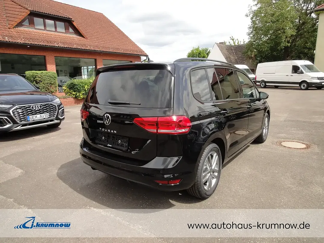Volkswagen Touran - Thumbnail 4
