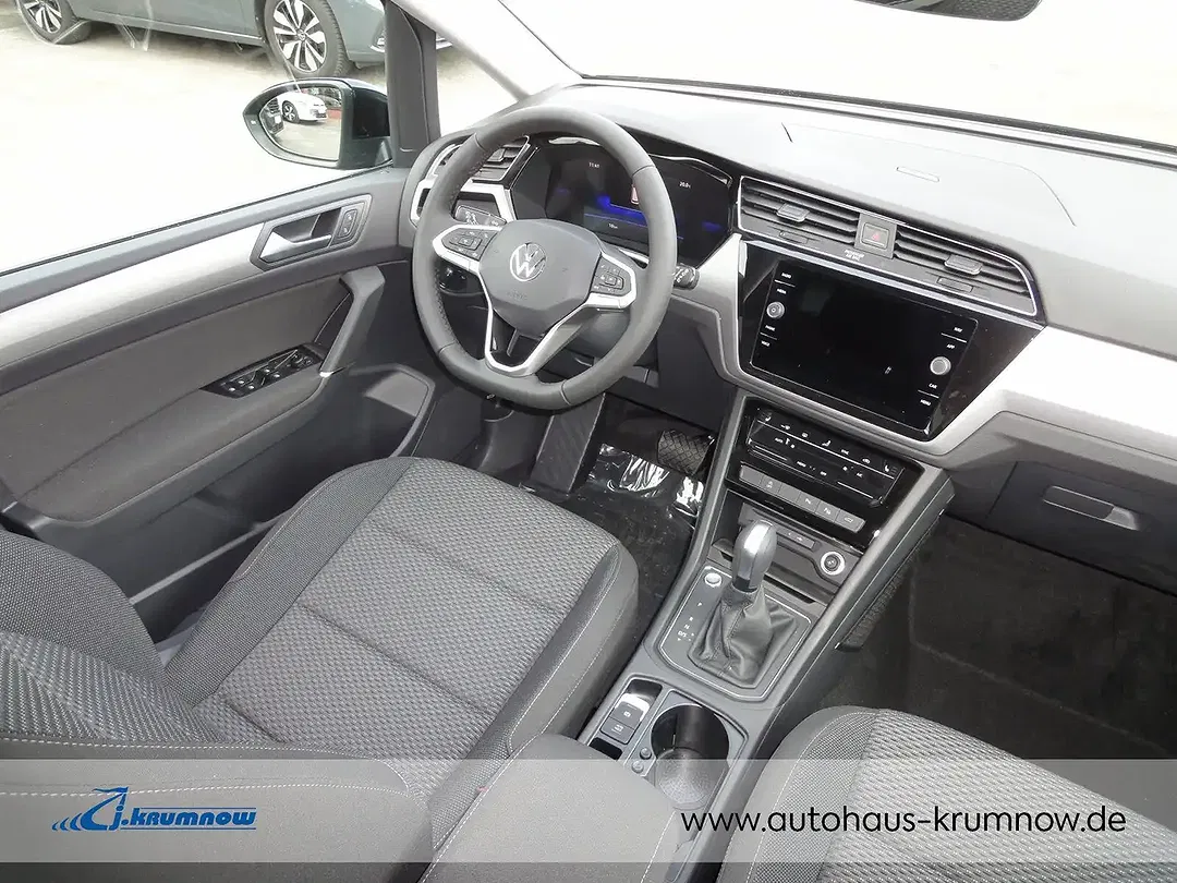 Volkswagen Touran - Thumbnail 5