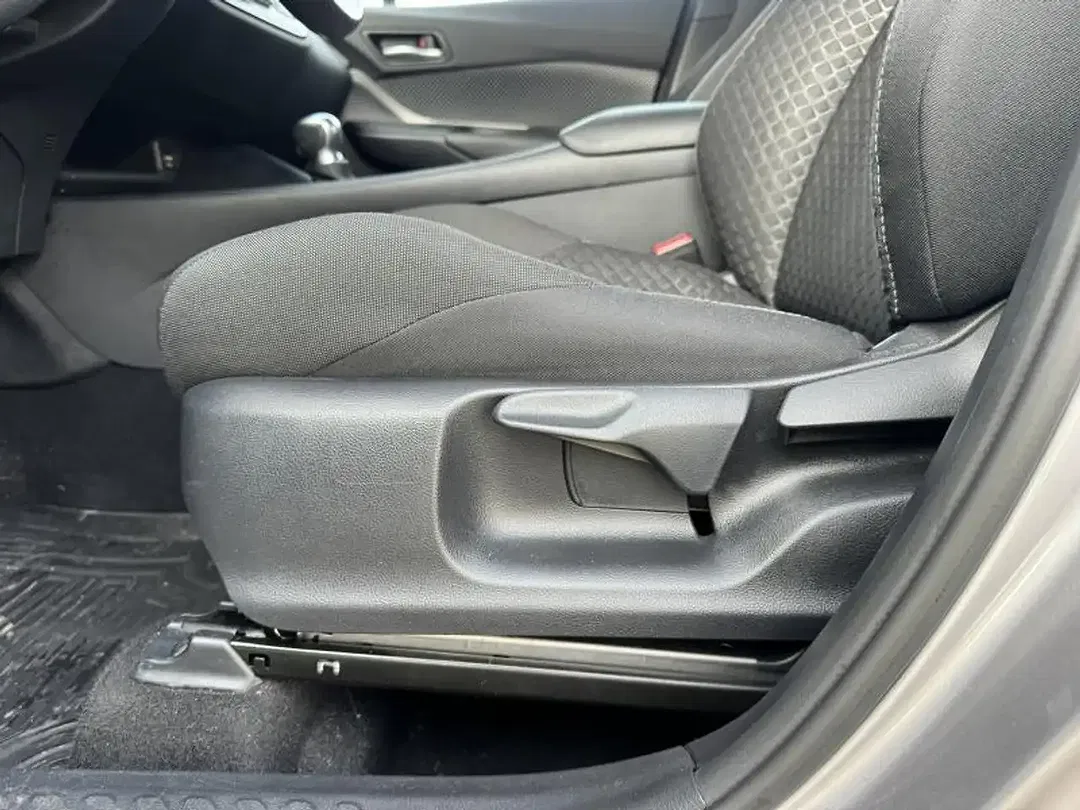 Toyota C-HR - Thumbnail 12