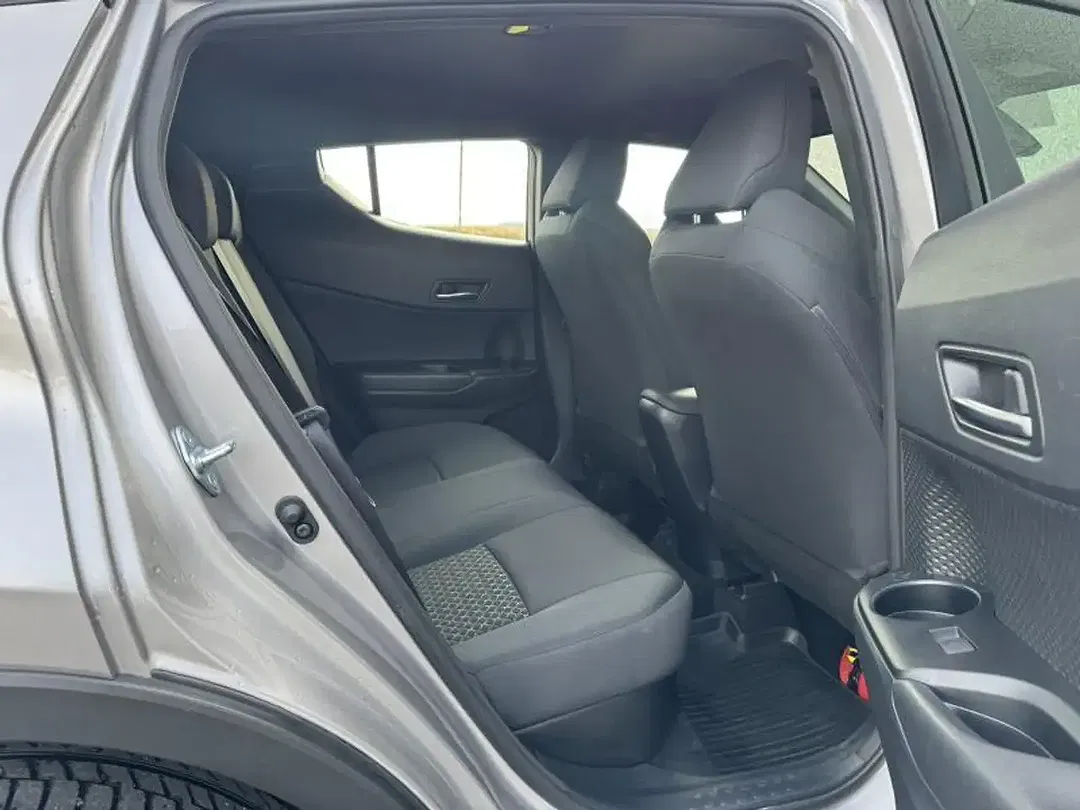 Toyota C-HR - Thumbnail 9