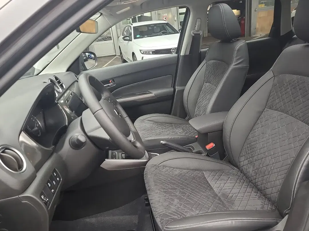 Suzuki Vitara - Thumbnail 10