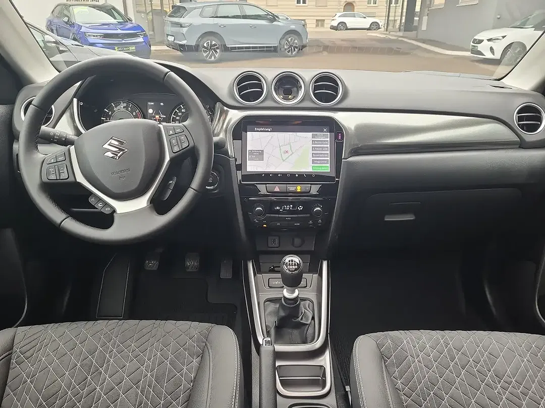 Suzuki Vitara - Thumbnail 13