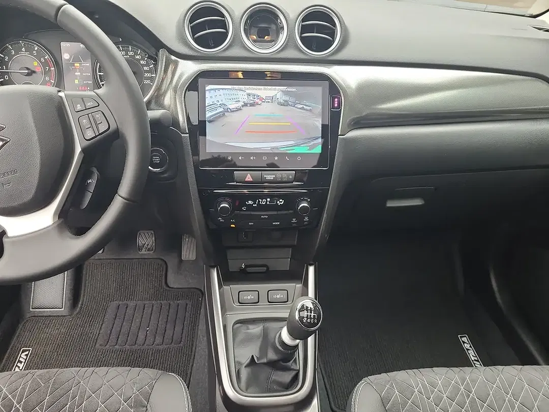 Suzuki Vitara - Thumbnail 14