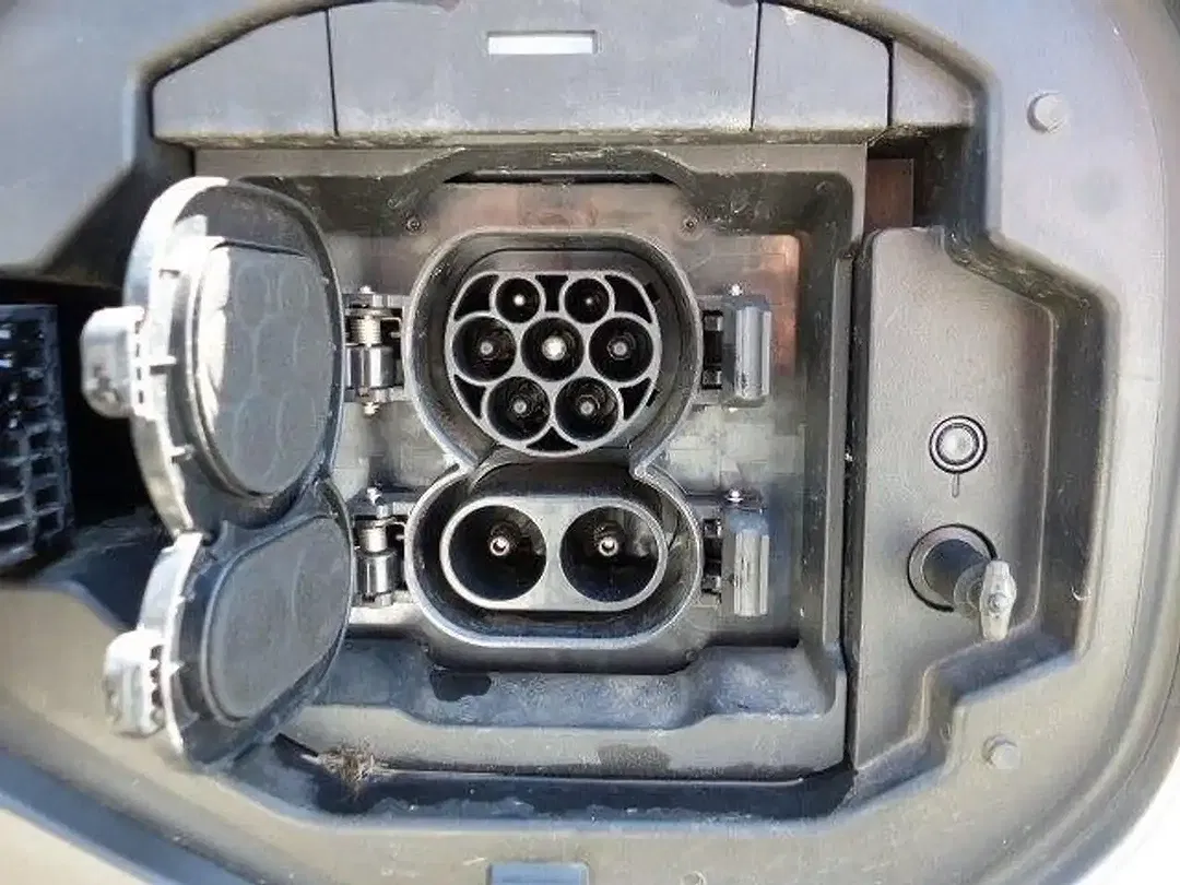 Toyota bZ4X - Thumbnail 6