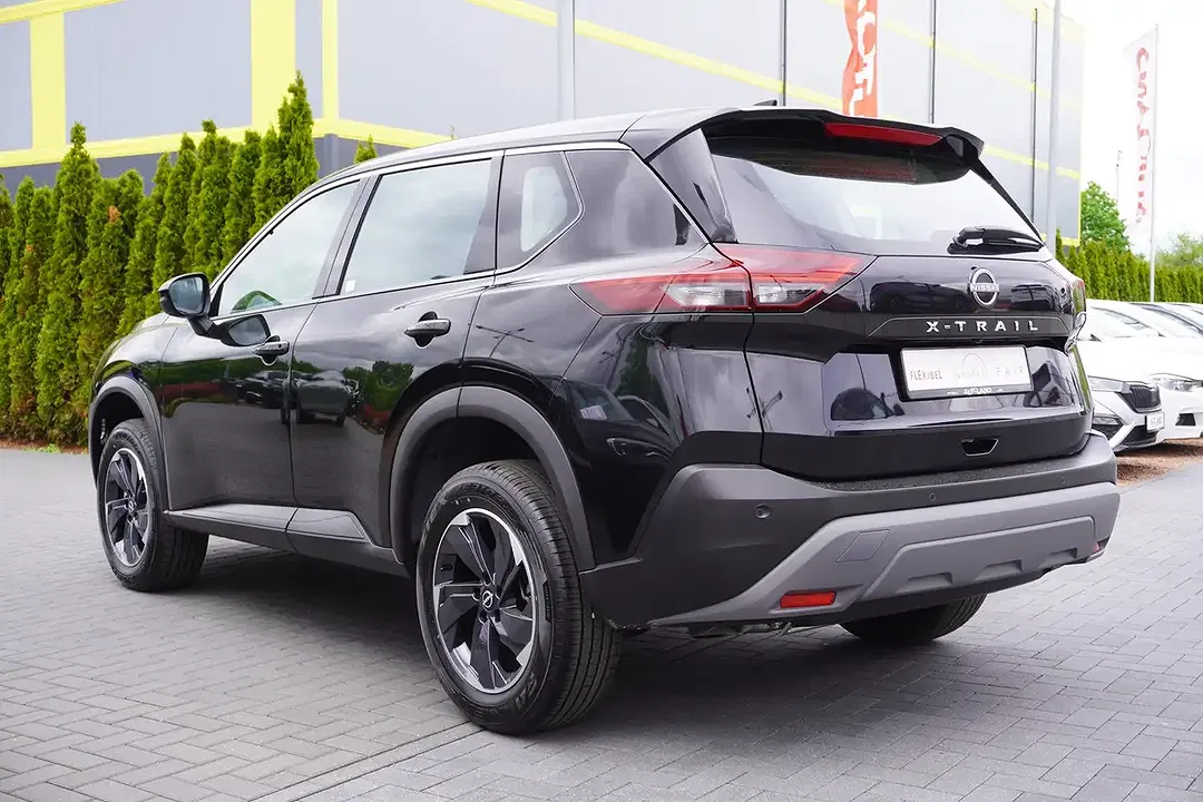 Nissan X-Trail - Thumbnail 2