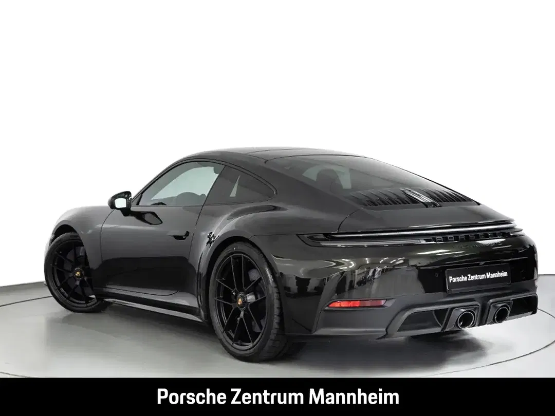 Porsche 992 - Thumbnail 3