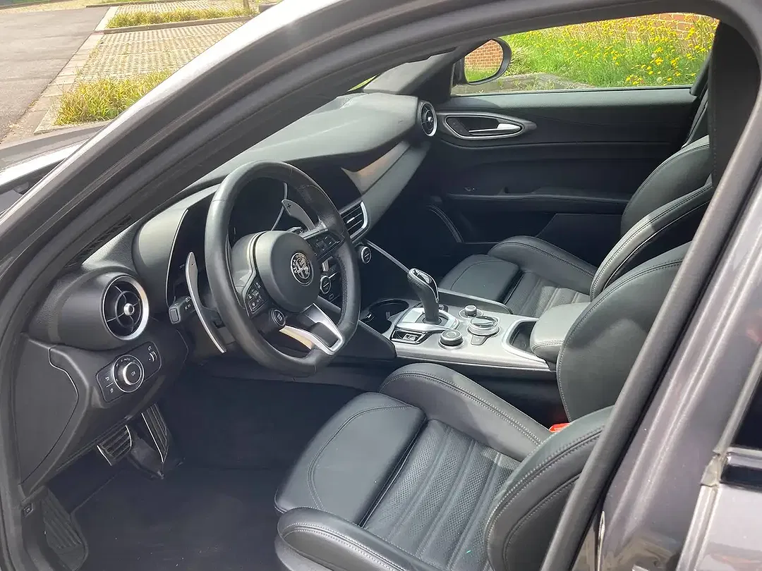 Alfa Romeo Giulia - Thumbnail 10