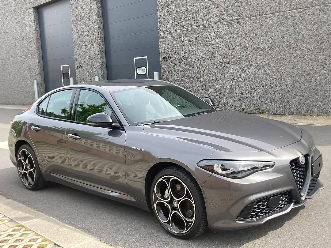 Alfa Romeo Giulia - Thumbnail 12