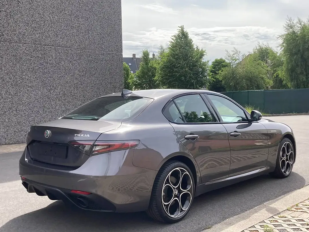 Alfa Romeo Giulia - Thumbnail 14