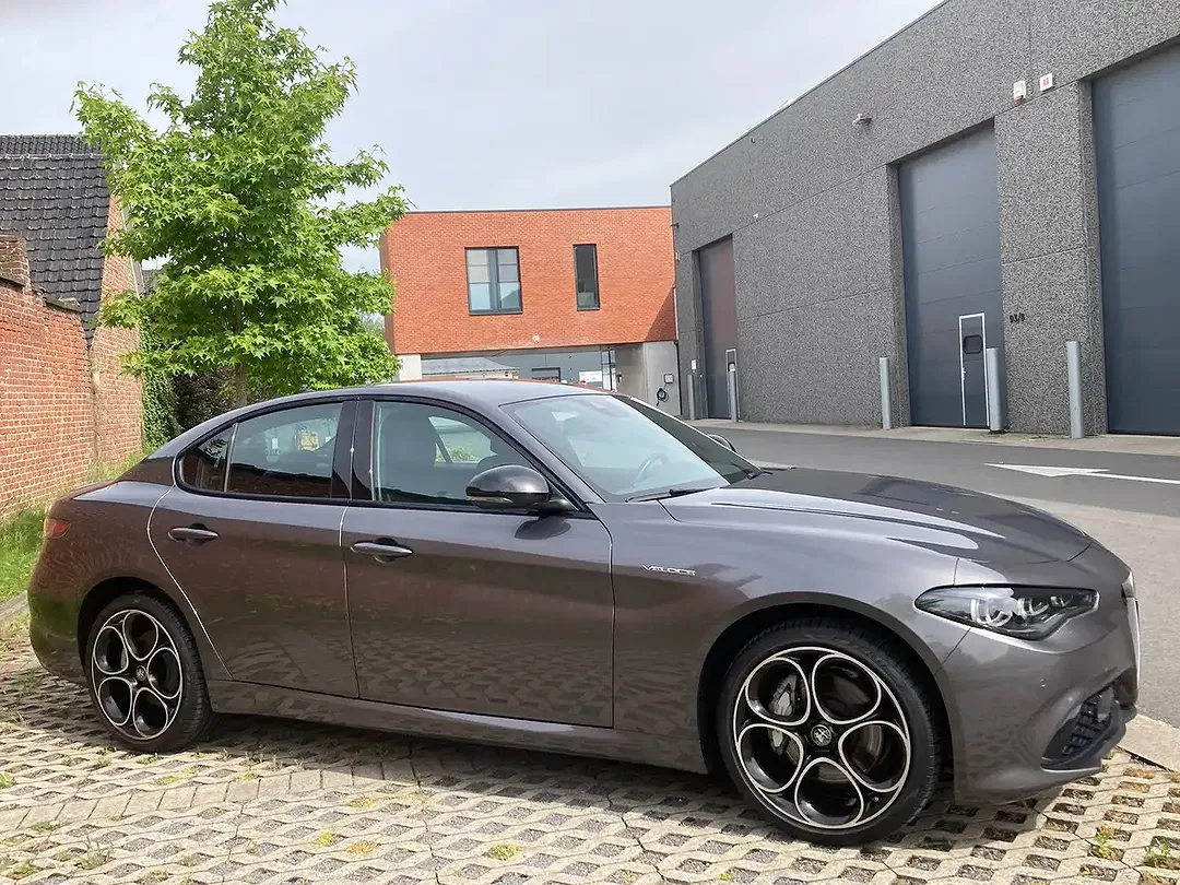 Alfa Romeo Giulia - Thumbnail 7