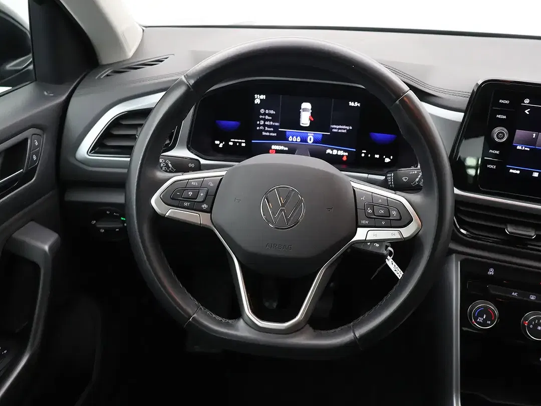 Volkswagen T-Roc - Thumbnail 12