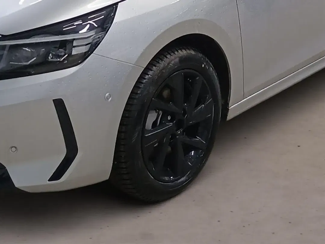 Opel Corsa - Thumbnail 10