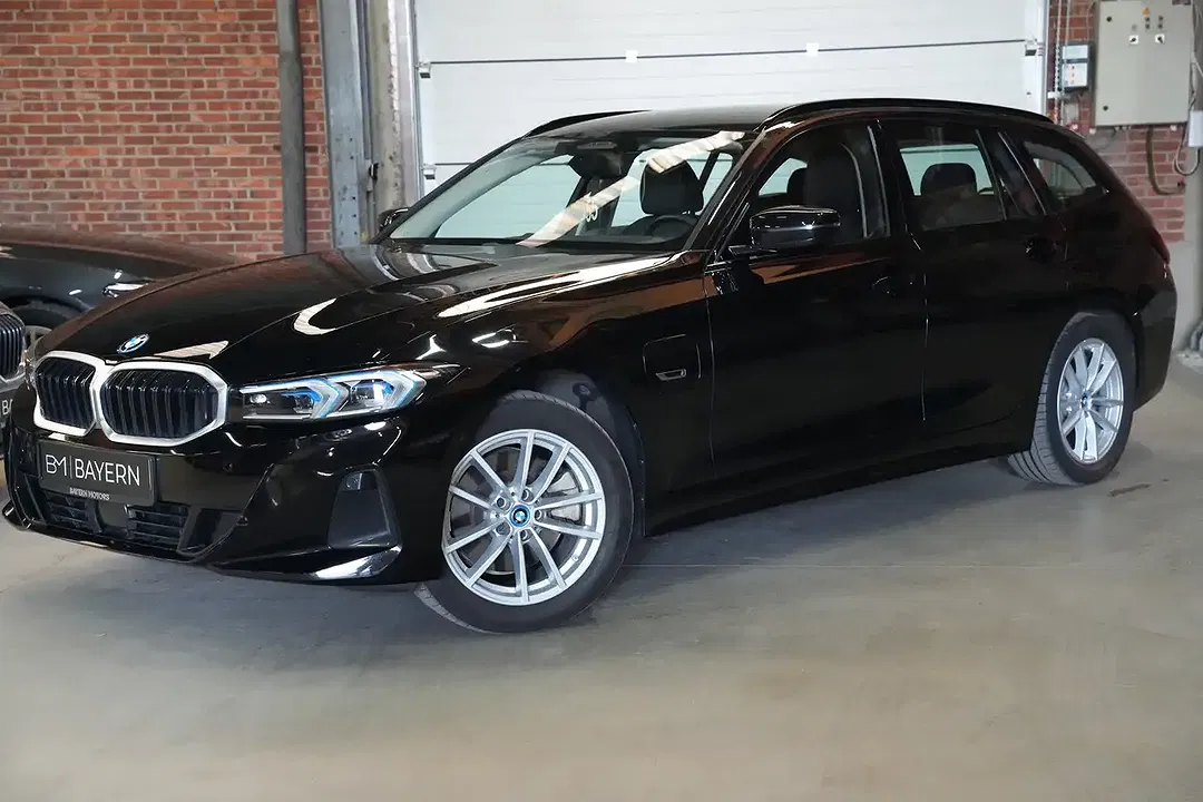 BMW 320 - Thumbnail 1