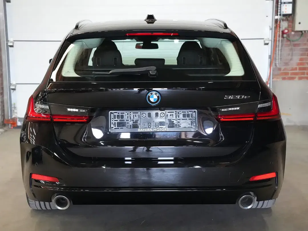 BMW 320 - Thumbnail 4