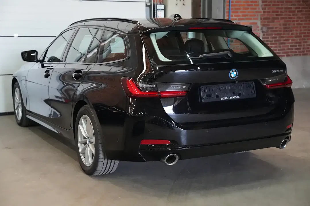 BMW 320 - Thumbnail 5