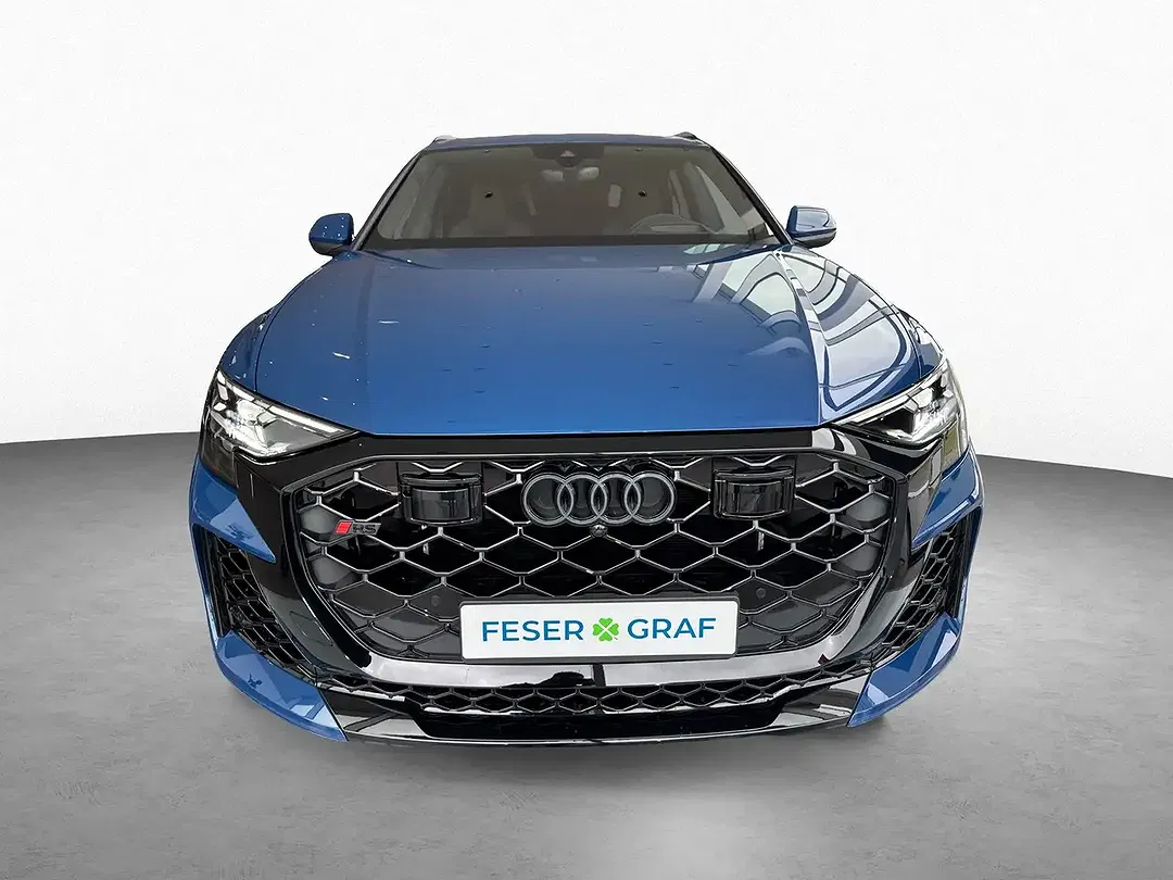 Audi RS Q8 - Thumbnail 2