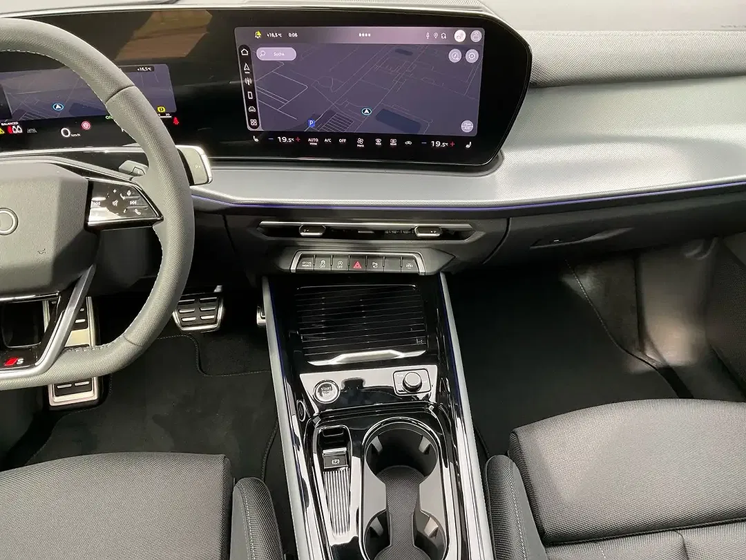 Audi Q3 - Thumbnail 11