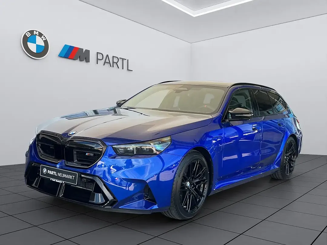 BMW M5 - Thumbnail 1