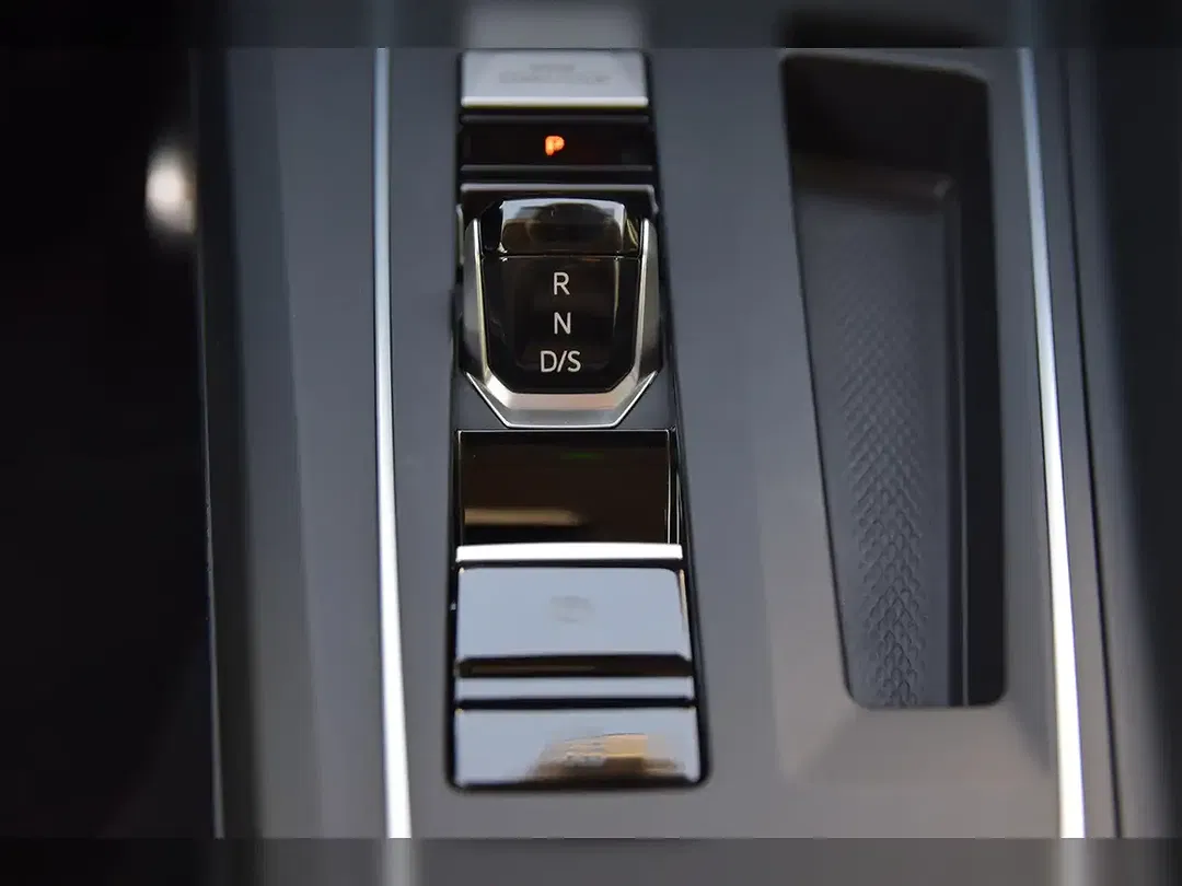 Volkswagen Golf - Thumbnail 13