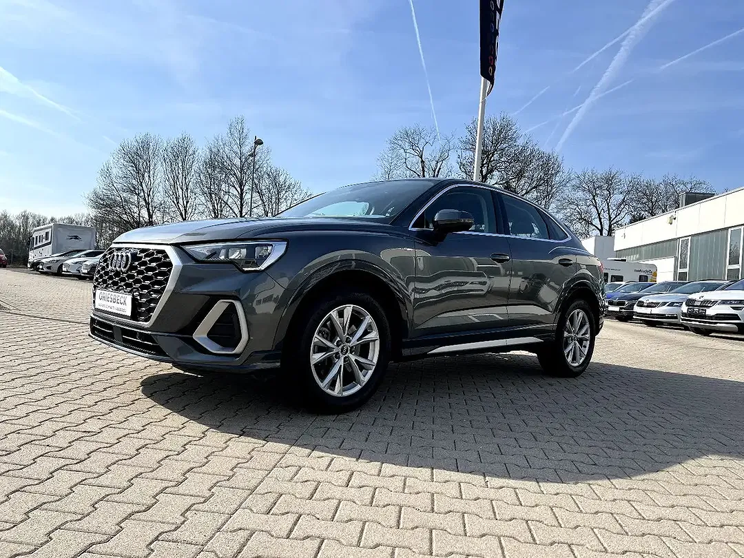 Audi Q3 - Thumbnail 1