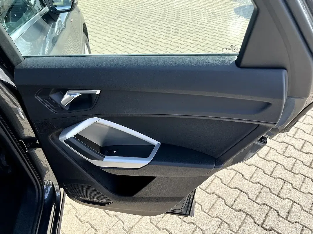 Audi Q3 - Thumbnail 14
