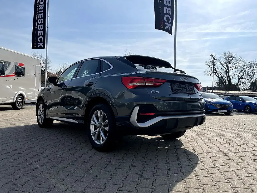 Audi Q3 - Thumbnail 2