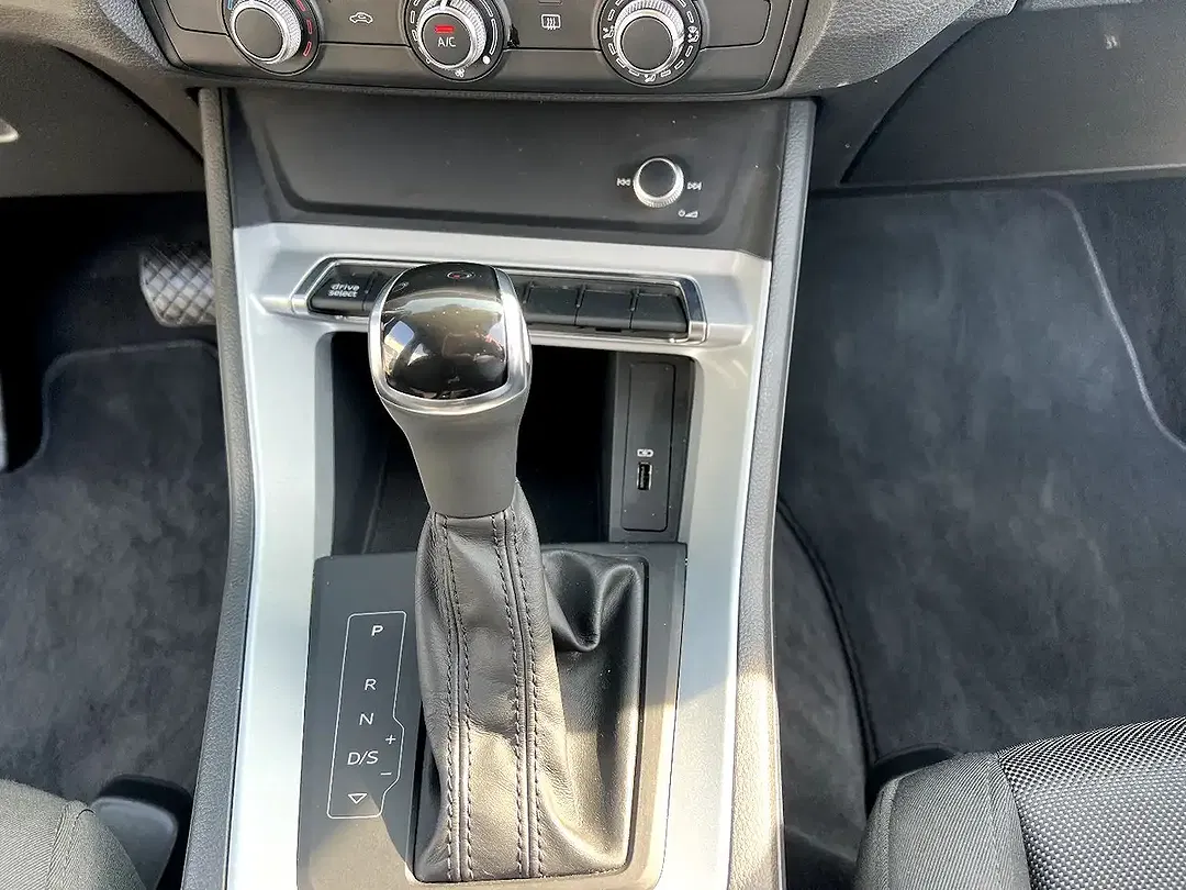 Audi Q3 - Thumbnail 23