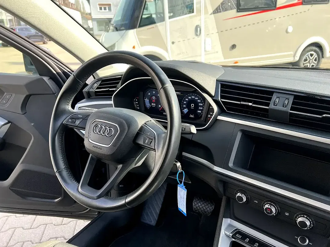 Audi Q3 - Thumbnail 26
