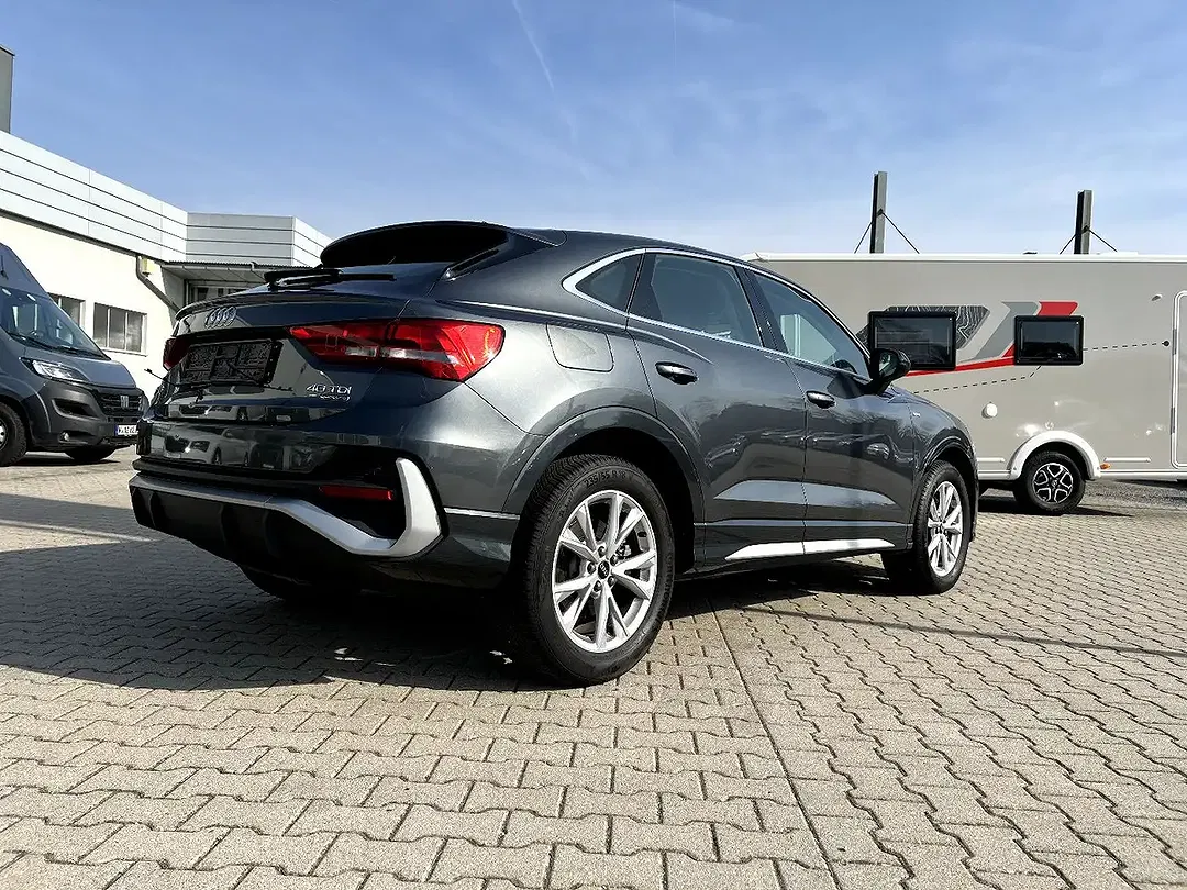 Audi Q3 - Thumbnail 4