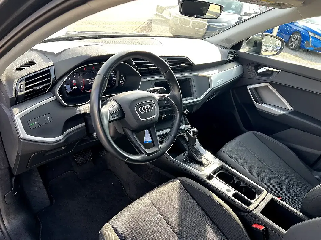 Audi Q3 - Thumbnail 9