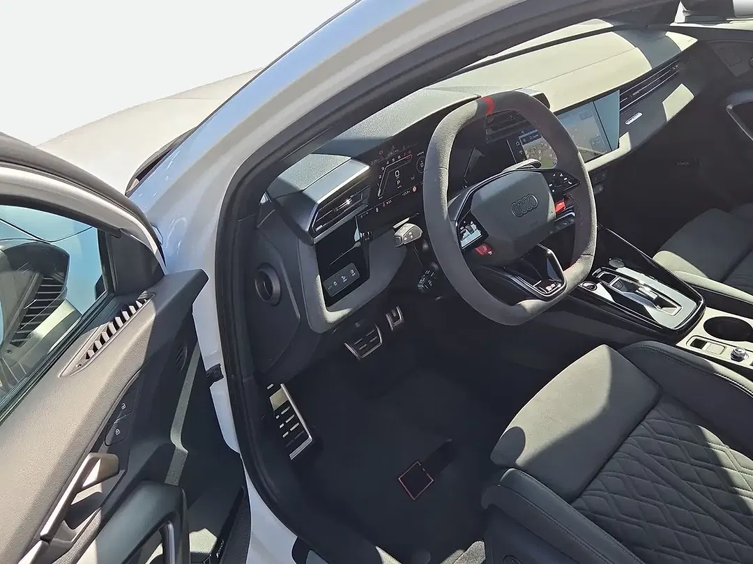 Audi RS3 - Thumbnail 13