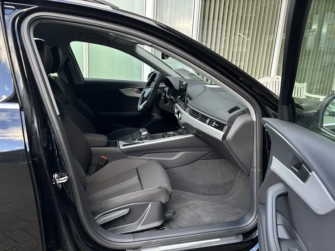 Audi A4 - Thumbnail 9