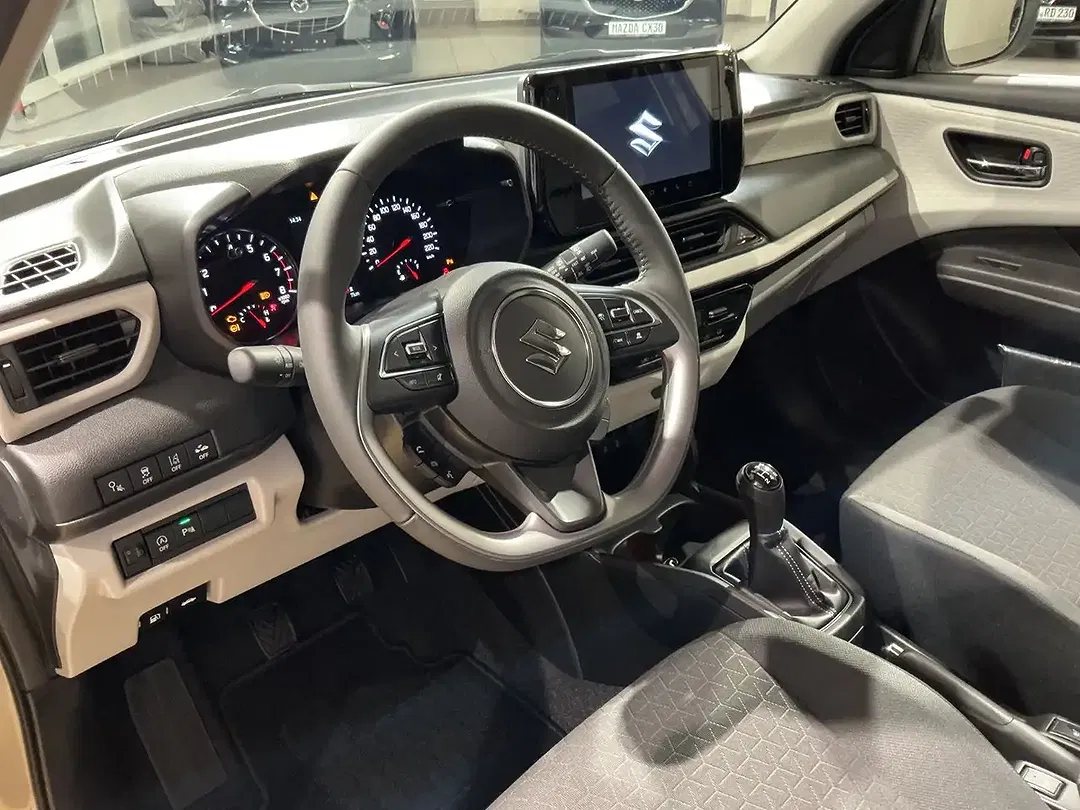 Suzuki Swift - Thumbnail 12