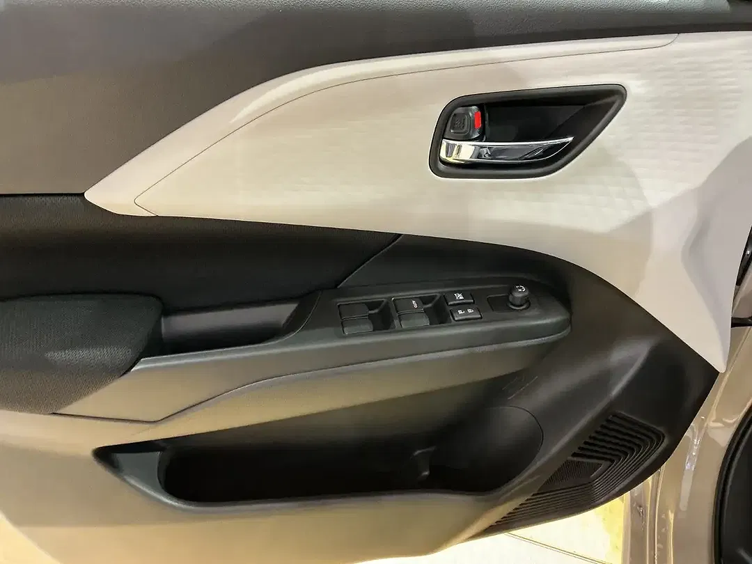 Suzuki Swift - Thumbnail 14