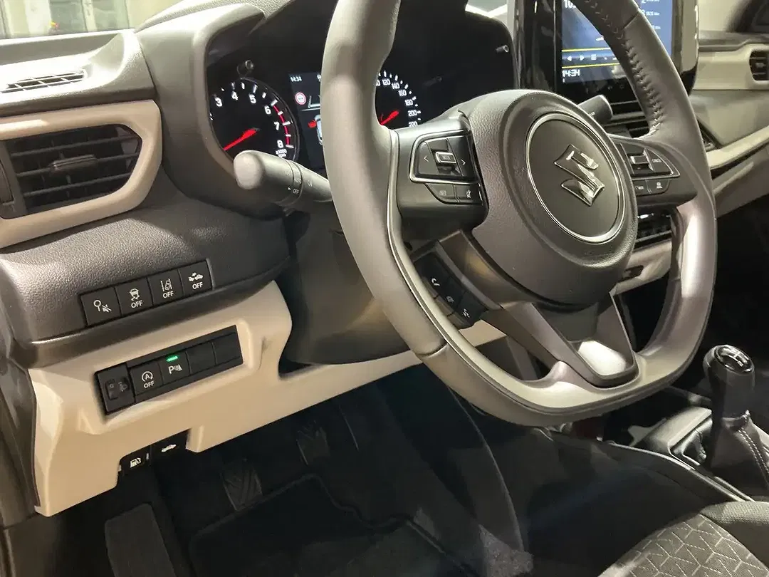 Suzuki Swift - Thumbnail 15