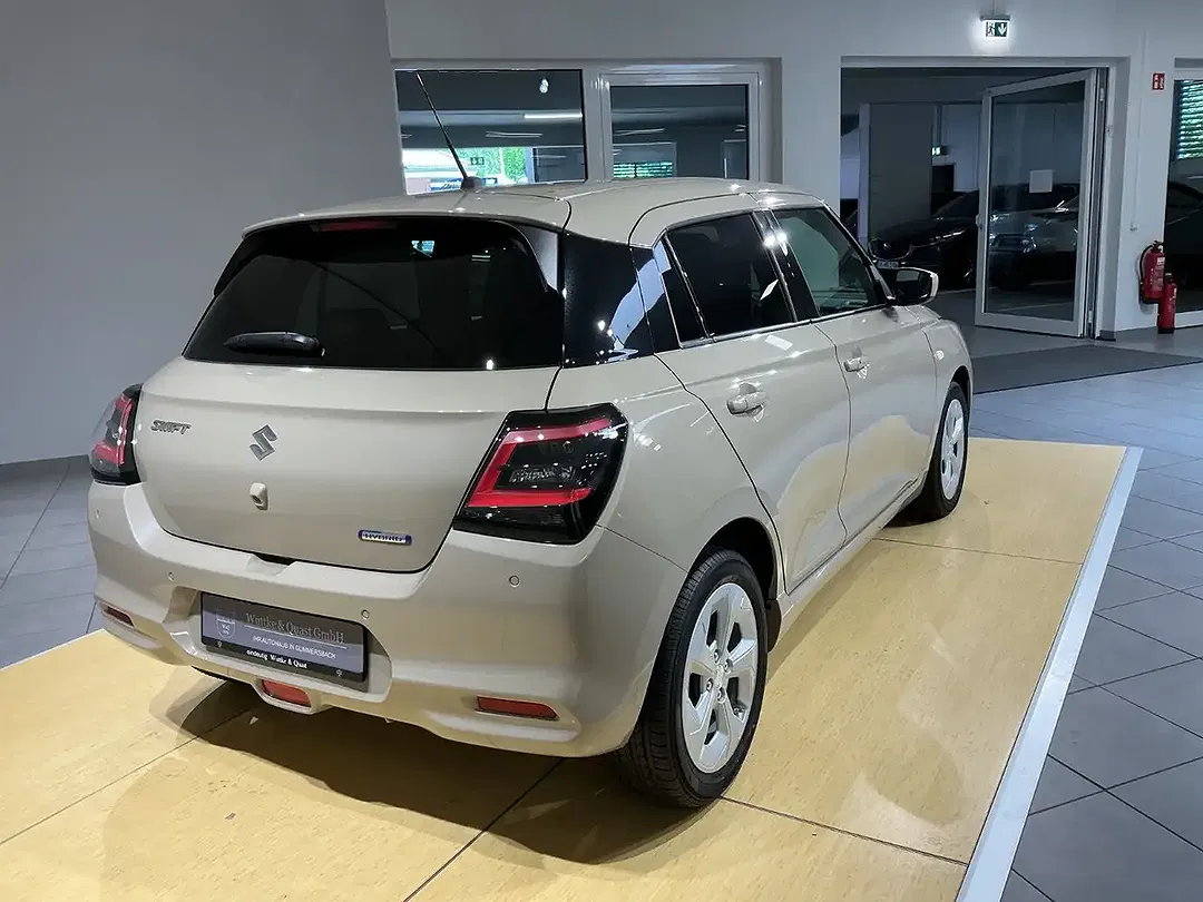 Suzuki Swift - Thumbnail 5