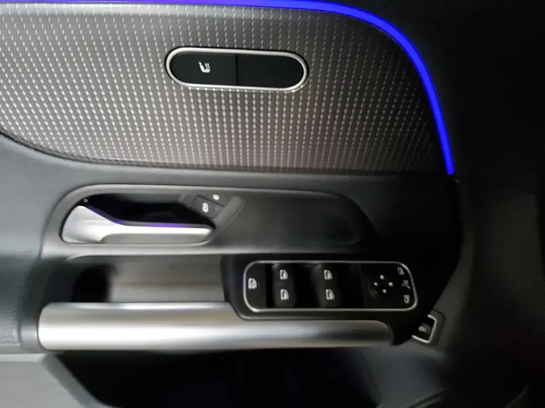 Mercedes-Benz EQA 250 - Thumbnail 9